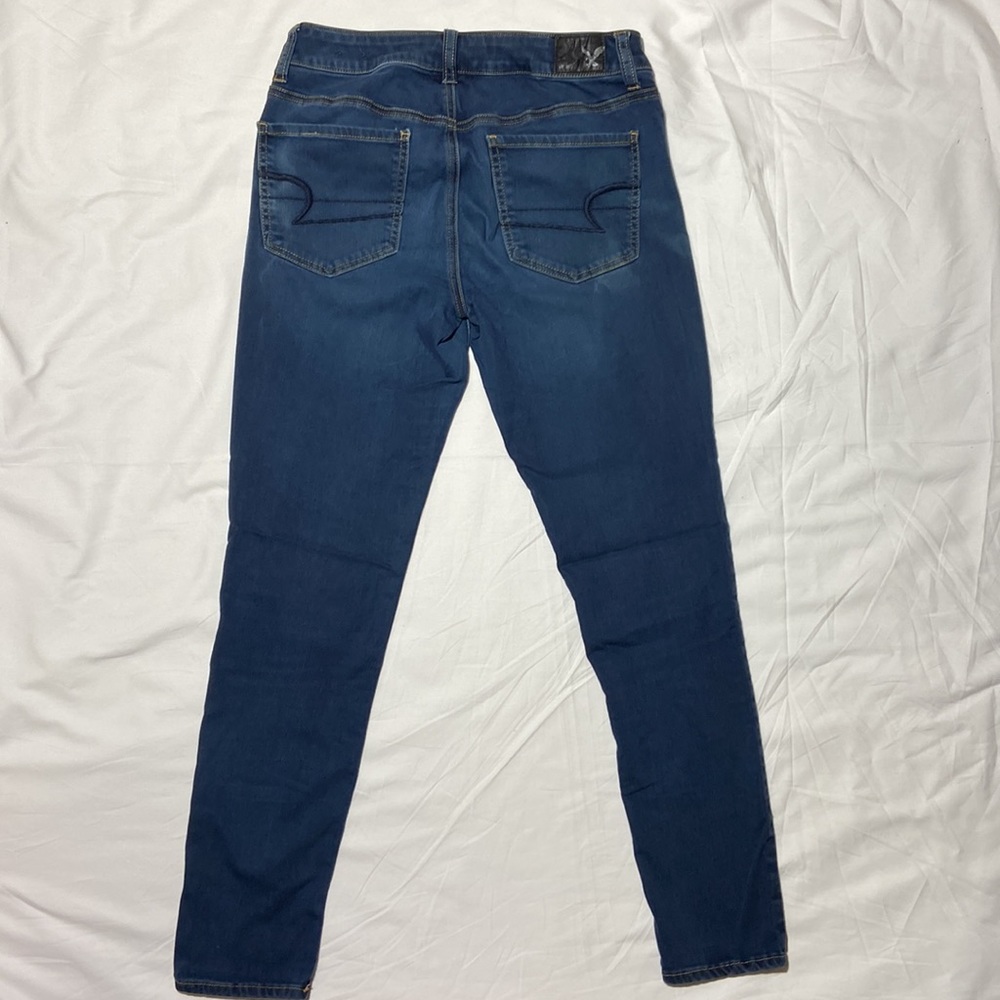 American Eagle Jegging. Super Super Stretch. Size 10. Medium Wash. Black Label. - Picture 4 of 9